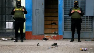 13 души загинаха при нахлуването на полиция на парти в Перу
