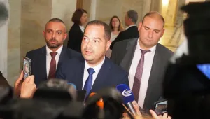 Калин Стоянов: Задвижен е сценарият „С наше МВР през ала-бала с президента“