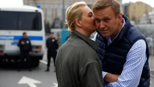 Юлия Навалная не приема официалната версия за смъртта на съпруга си