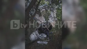 С кучето си и невредими: Румънската двойка, кацнала аварийно у нас, се прибира у дома