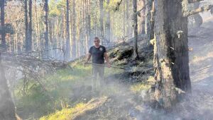 Пожар гори в труднодостъпна местност край Горно Осеново (СНИМКИ)