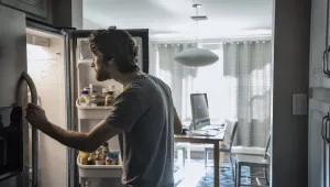 Отивате на почивка? Помислете за размразяване на хладилника си