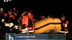 Спасиха петчленно семейство от потопа около дома му