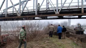 Кола падна от дигата край Тутракан в Дунав