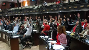 Уго Чавес получи по-големи правомощия за 18 месеца
