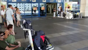 Дързък обир на атинското летище