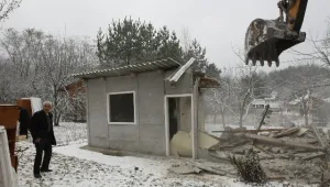 Отложиха бутането на незаконни постройки за догодина