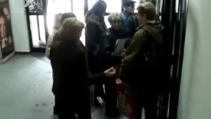 Големи опашки се вият пред гишетата на НОИ