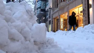 Снежният транспортен хаос в Европа продължава
