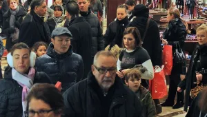 Охраната на руски хипермаркет евакуира посетители по грешка 