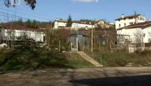 Булдозери пак влязоха във 