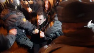 Стотици арестувани в Русия в деня на изборите  