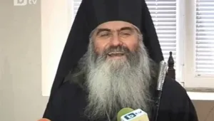 Духовници – агенти сринаха доверието в църквата
