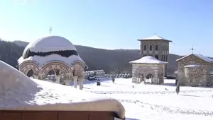Отец Никанор: Хората отдавна не почитат Рождество, а повода за веселие Коледа