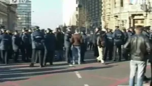 Сръбски полицаи излязоха на протест 