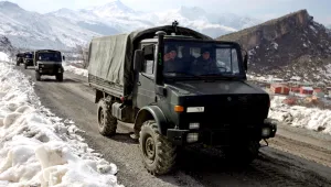 Турска въздушна атака уби 35 кюрди