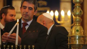 Плевнелиев запали основната свещ на Ханука