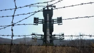 Северна Корея е започнала да демонтира балистичната си ракета