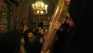 Катедралният храм във Варна получи чудотворна икона, дар от Атон