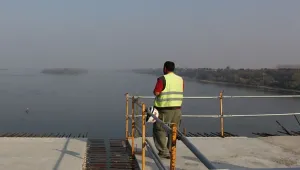 Румънски работник, боядисвал Дунав мост, изчезна във водите на реката