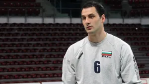 Матей Казийски дебютира с победа в Катар
