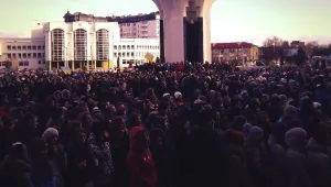 Хиляди поставиха украинското правителство в 