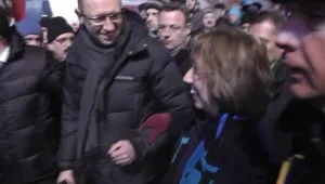 Катрин Аштън отиде при протестиращите в Киев