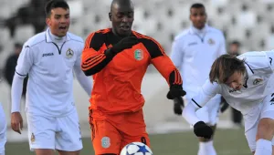 Защитник на Славия ляга под ножа