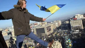 Сцената на „Майдана” се разширява, елхи събират „пожелания” към властта