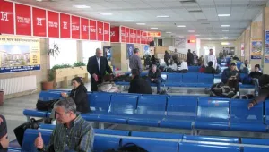 Протест с автобуси срещу монопола на летищата в Бургас и Варна