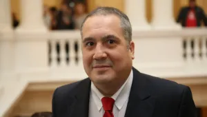 Бинев ядосал много хора, щял да вдига завесата пред 