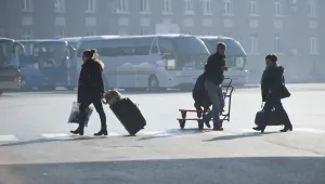 Външното министерство съветва българите да са бдителни при пътувания зад граница