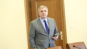 Ивайло Калфин: Несериозно е твърдението за замразяване на социалните разходи