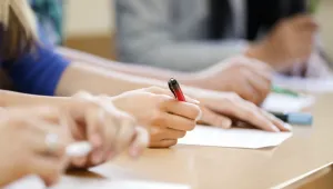 Новата учебна година стартира с недостиг на учители по математика, физика и химия