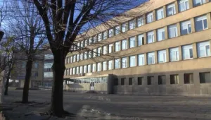 Ученик е в болница с комоцио след бой в двора на училище в Хасково