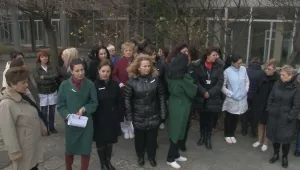 Символичен протест в Здравната инспекция във Варна за по-високи заплати