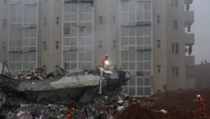 Свлачище затрупа 22 сгради в Китай (ВИДЕО)