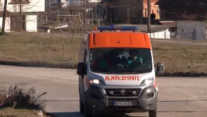 Побой пред свидетели, никой не подава сигнал: Момиче е със 7 избити зъба, транспортират го до София