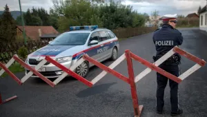 Австрийската полиция намери две тела на мигранти в товарен влак