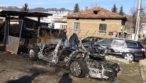 5 автомобила изгоряха в Разлог