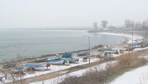 Катери и хеликоптери продължават издирването на рибарите край Дуранкулак