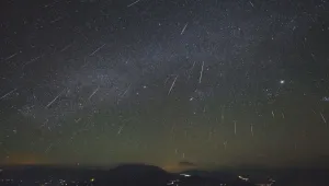 Дъжд от падащи звезди ни чака тази нощ