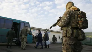 В Украйна се извършва най-голямата размяна на пленници от началото на конфликта 
