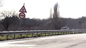 Аварийно закърпиха дупките на магистрала 
