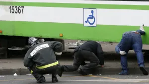 Автобус се вряза в спирка на градския транспорт в Москва