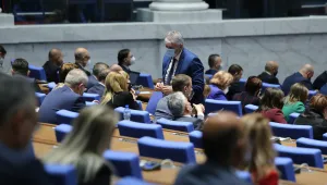 Парламентът излезе в коледна ваканция 