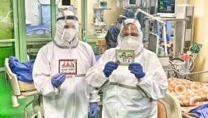 Ученици изпратиха емоционални картички на COVID медиците във ВМА