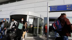 Първите самолети с българи от Великобритания кацнаха у нас