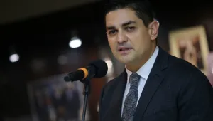 Радостин Василев влиза в надпреварата за кмет на София