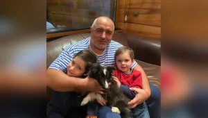 Борисов подари куче на внуците си